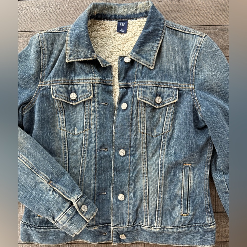 GAP Vintage Women’s Sherpa Lined Jean Jacket Size Medium Preowned/GOOD Condition